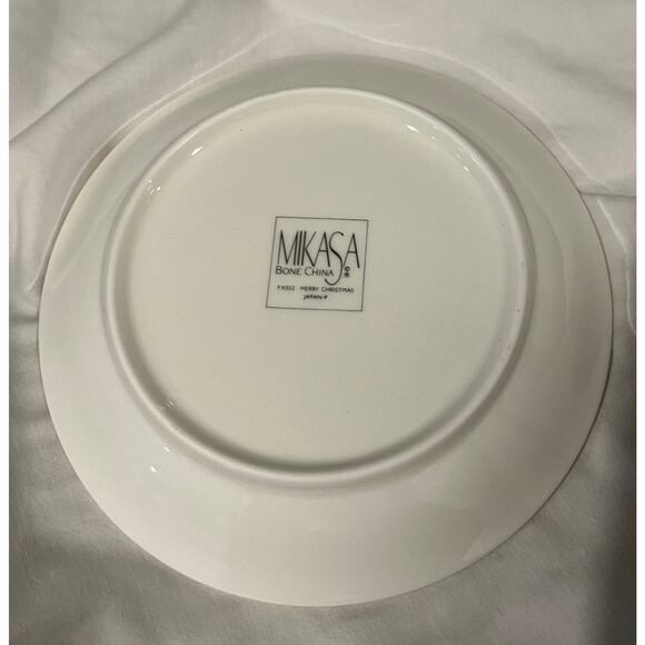 Good Condition, original box, Mikasa bone china Merry Christmas Sweet Dish - Picture 2 of 4